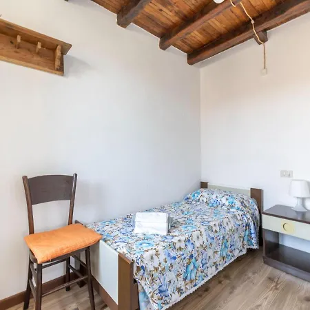 Cozy Hideaway Above Casa de Férias San Siro (Lombardy)