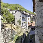 Cozy Hideaway Above Σπίτι διακοπών