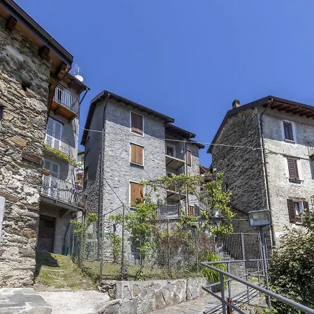 Cozy Hideaway Above *