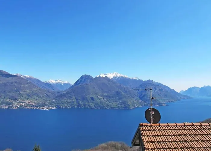 Cozy Hideaway Above Holiday home