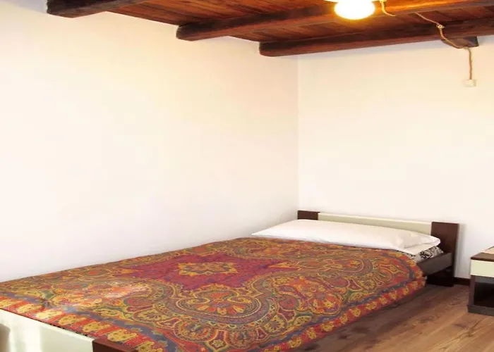 Cozy Hideaway Above *