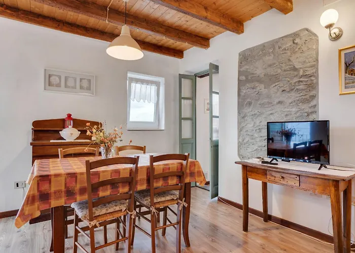 Cozy Hideaway Above * San Siro (Lombardy)