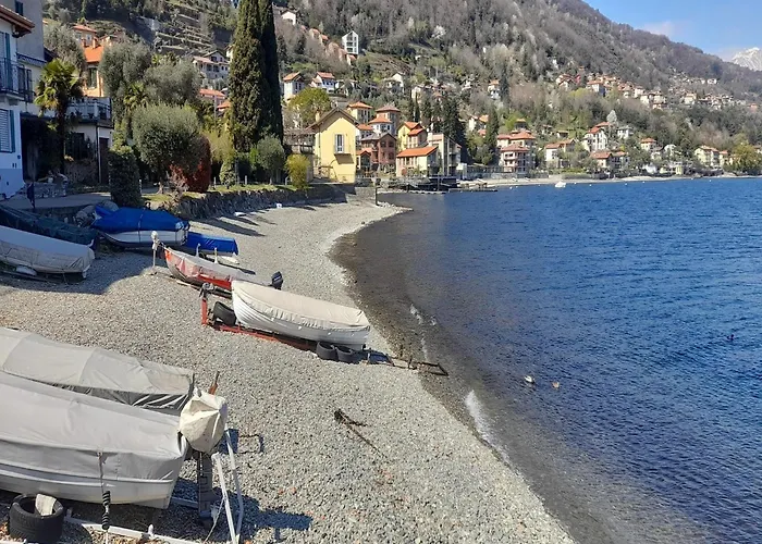 Дом отдыха Cozy Hideaway Above *