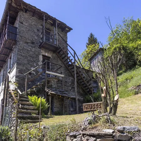 Cozy Hideaway Above San Siro (Lombardy)