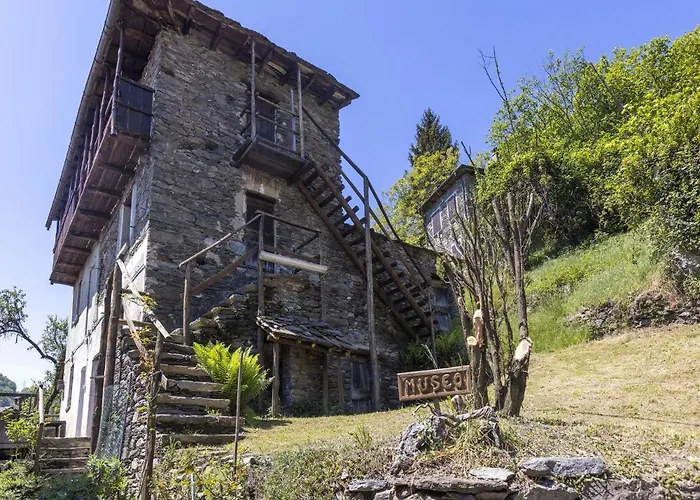 Cozy Hideaway Above San Siro (Lombardy)