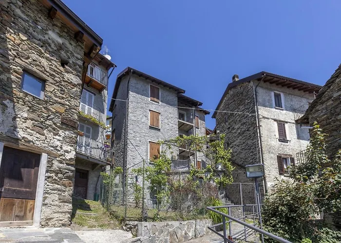 Cozy Hideaway Above *